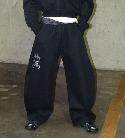 WASH DAY BOXY SWEATPANTS