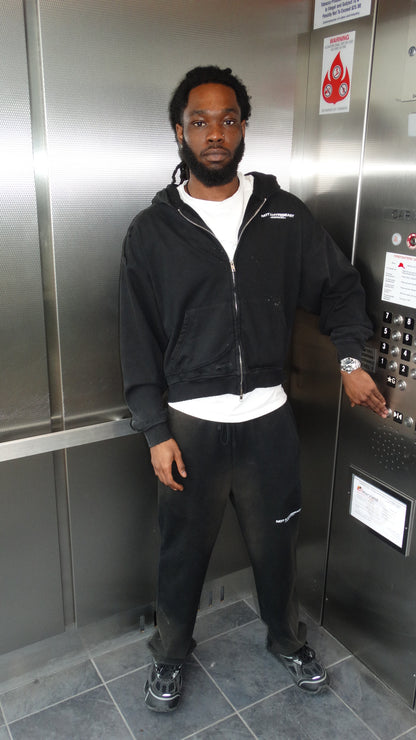 ESSENTIAL ZIP UP HOODIE